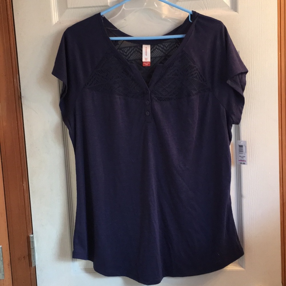 🆕 NO BOUNDARIES NAVY TEE 🆕